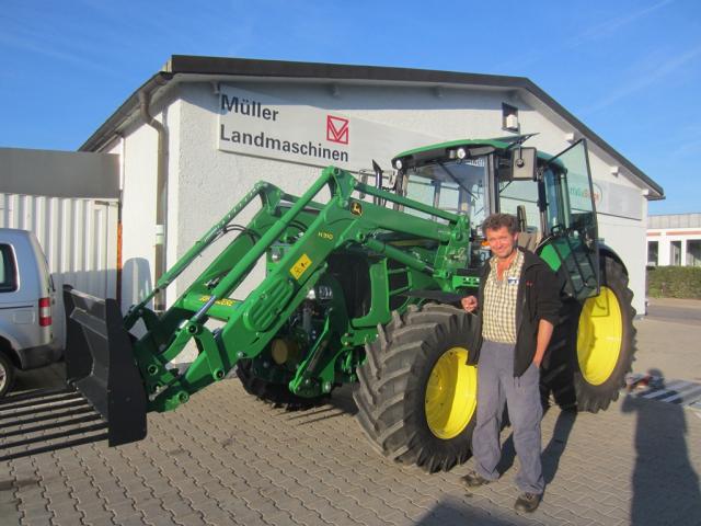 Übergabe eines John Deere 6330 mit H310 Frontlader