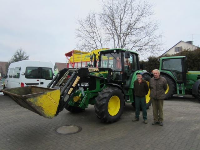 Übergabe des John Deere 6230