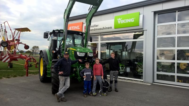 Übergabe eines John Deere 6125R 