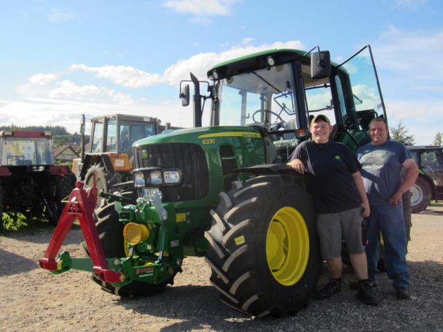 Ein neue John Deere 6330 nach Blumegg