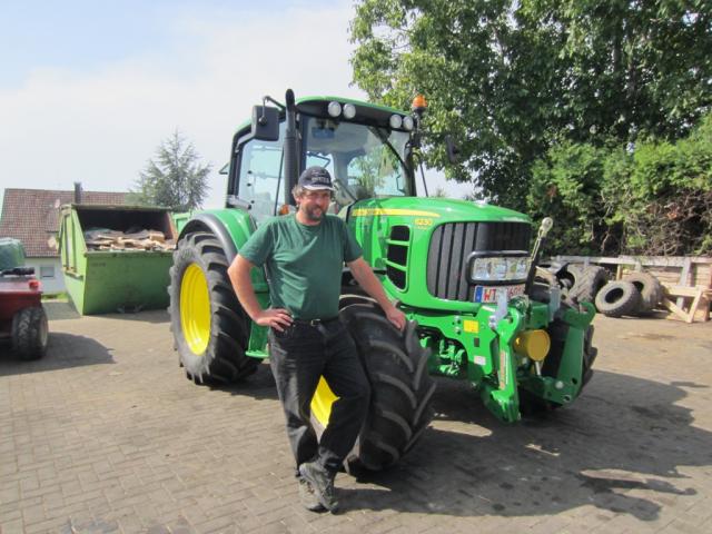 Übergabe eines neuen John Deere 6230 Premium