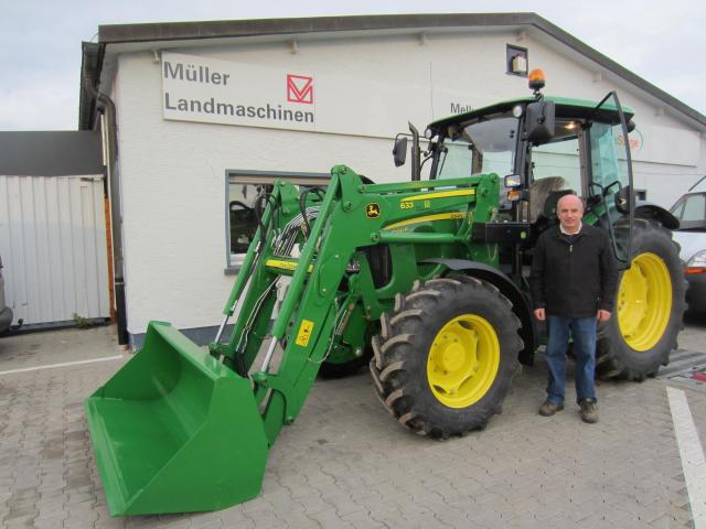 Übergabe des John Deere 5100R